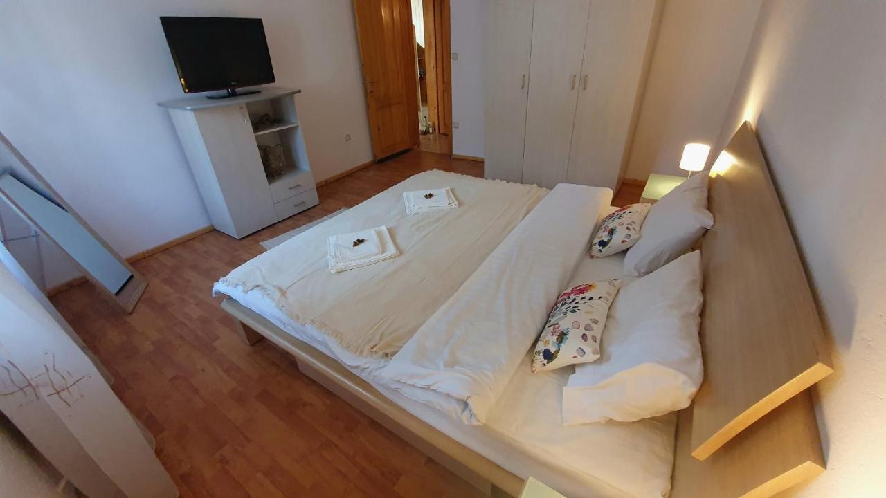 Panselutelor 6 Villa *
